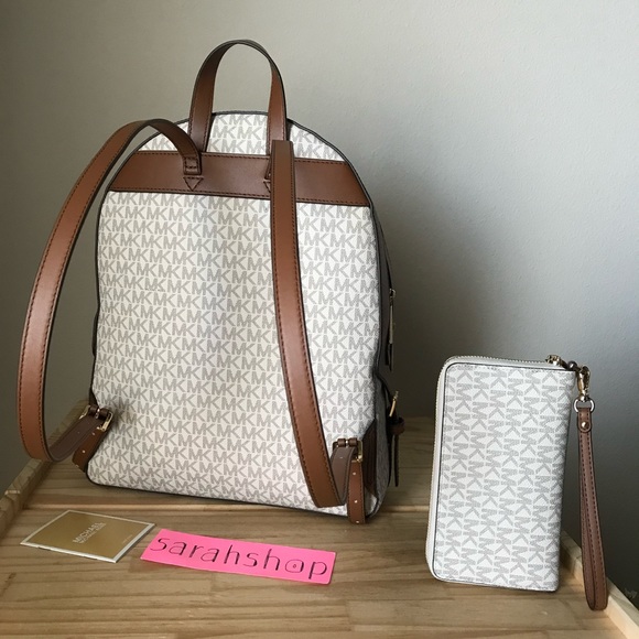 🌼Michael Kors Backpack Set - Picture 2 of 16